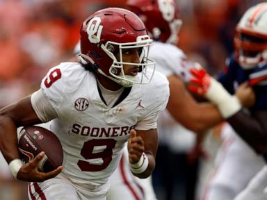 No. 21 Oklahoma rallies late, stuns Auburn for first-ever Southeastern Conference win