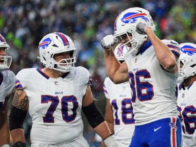 Josh Allen throws 2 TD passes and the Bills cruise past the Seahawks 31-10