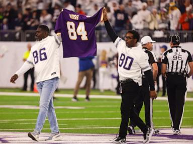 Jefferson turns TD celebration into Moss tribute during Vikings win: 'We love you Randy'