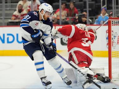 Kyle Connor tops 500 career points in Jets' 6-2 victory over Red Wings