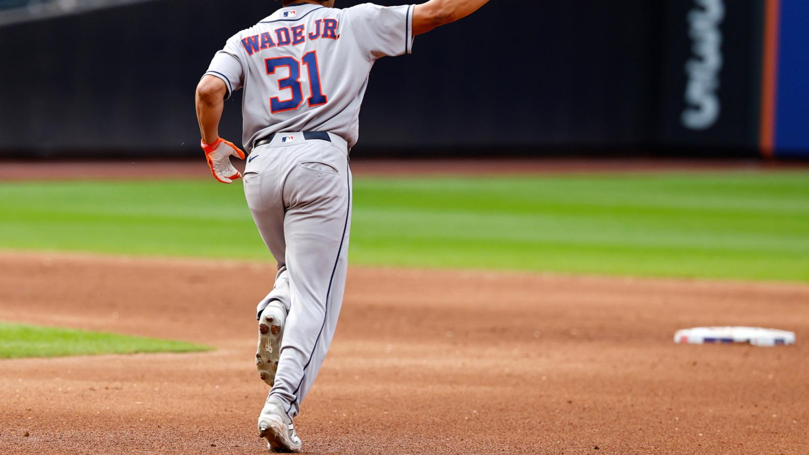 Wade's pinch-hit homer helps first-place Astros power past Mets 6-3