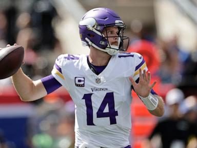 Darnold throws 2 TD passes and Van Ginkel scores on a 1-handed INT as Vikings easily top Giants 28-6