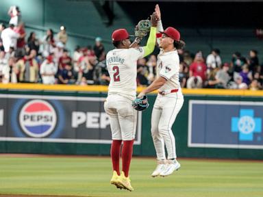 Diamondbacks rout Padres 11-2, await Mets-Braves doubleheader to find out playoff fate