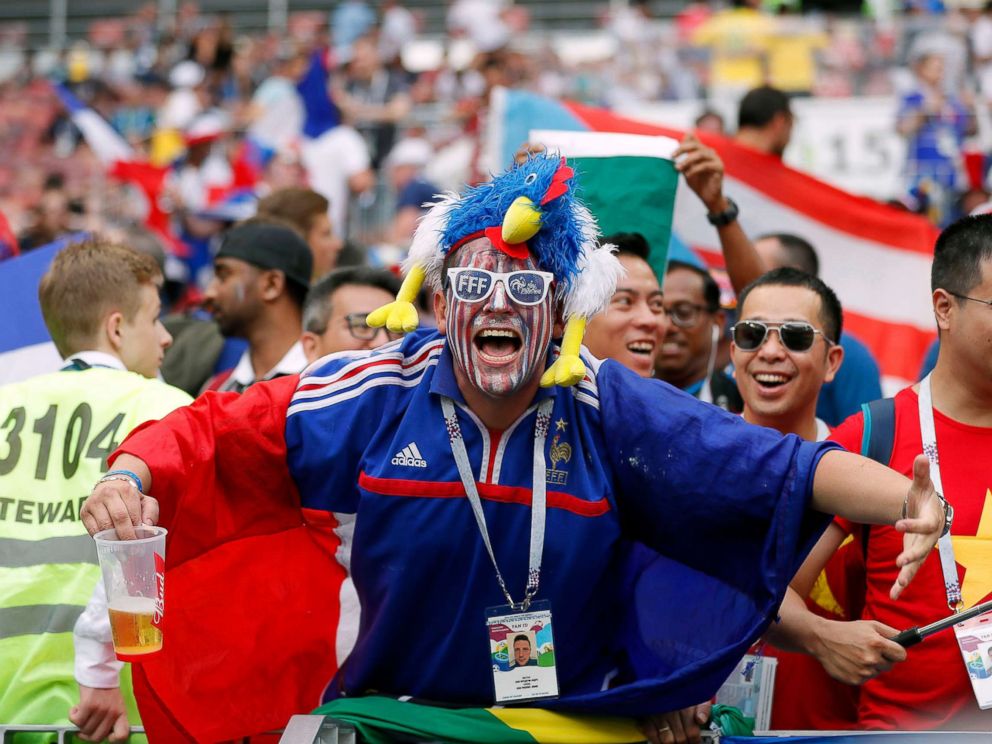 PHOTO: Frances fans cheer for their team before the FIFA World Cup 2018 final between France and Croatia in Moscow, Russia, July 15, 2018.