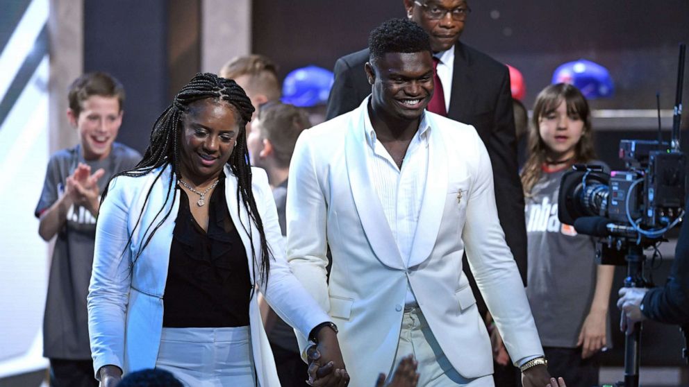 Future NBA player Zion Williamson says 'I wouldn't be here without my mom'  - ABC News