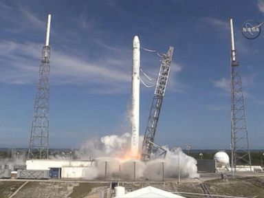 VIDEO: SpaceX Dragon Lifts Off on Mission to Refuel Space Station Supplies