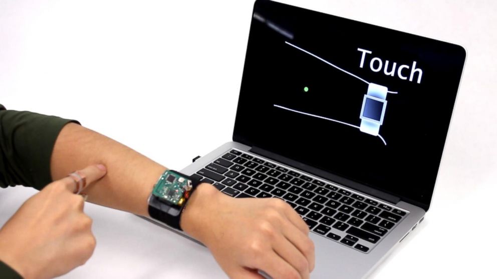 Smartwatch with best sale hologram on arm