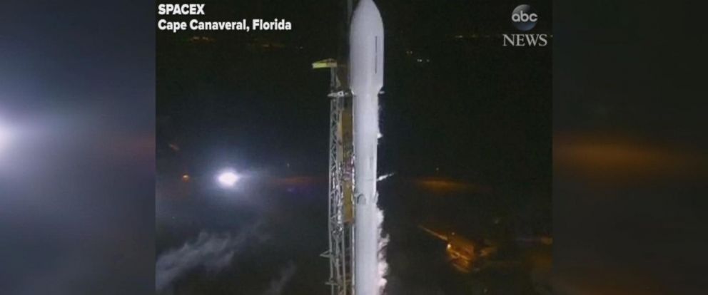 Video SpaceX launches secret satellite codenamed Zuma - ABC News