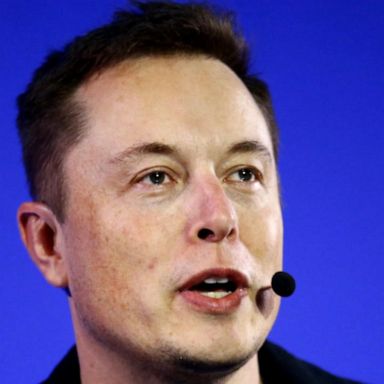 VIDEO: Elon Musk said he wanted to sell Tesla to Apple