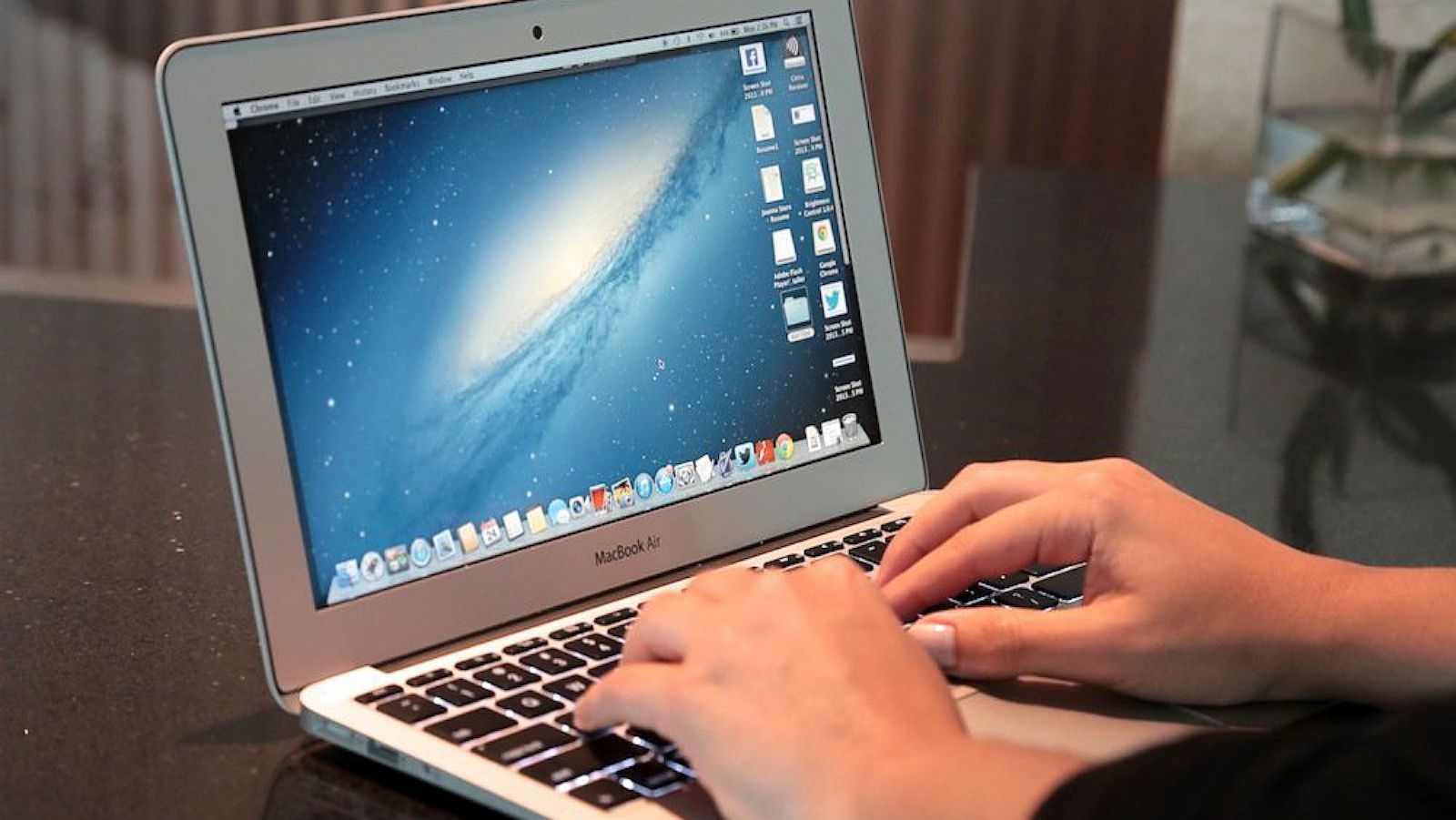 MacBook Air Review: A Tiny Computer with Big Battery Life