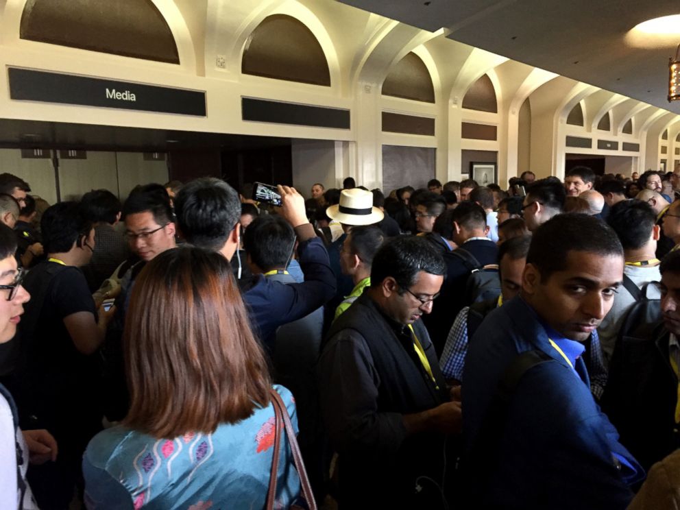 PHOTO: People wait for the latest Apple Event in San Francisco, Sept. 7, 2016.