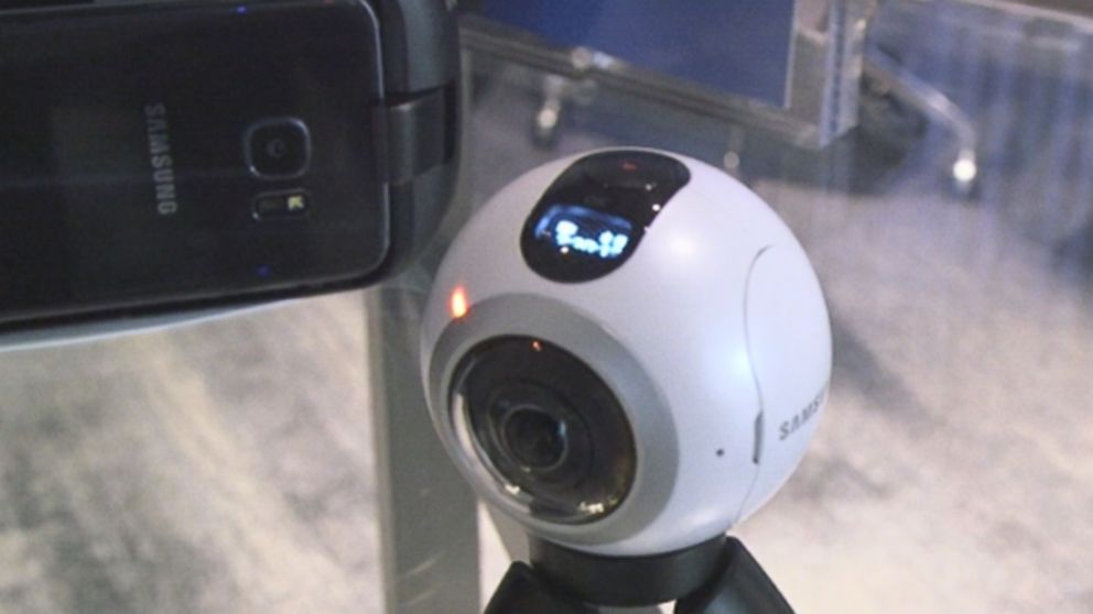PHOTO: Samsung's new Gear360 virtual reality camera is seen in this photo