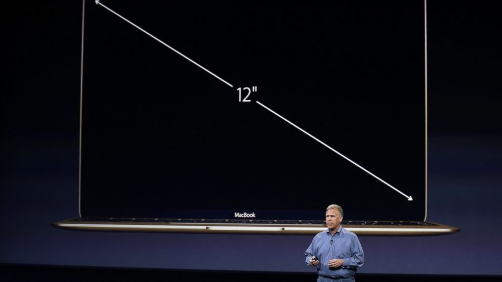 PHOTO: Phil Schiller talks about the screen of the new Apple MacBook