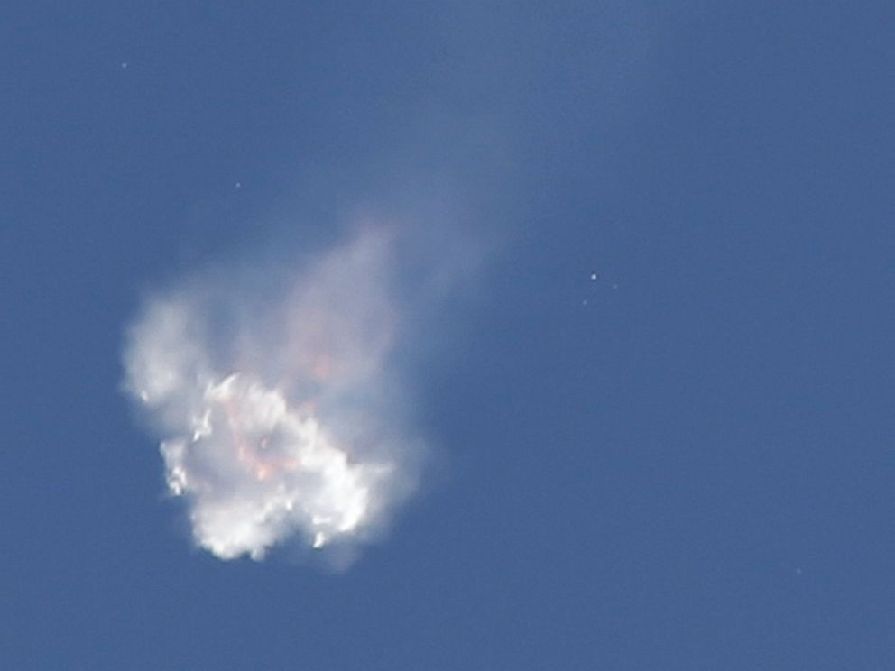 PHOTO: The SpaceX Falcon 9 rocket and Dragon spacecraft breaks apart shortly after liftoff at the Cape Canaveral Air Force Station in Cape Canaveral, Fla., Sunday, June 28, 2015.