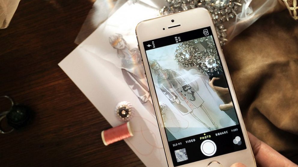Burberry will use the iPhone 5s to capture photos and video during its runway show in London. 