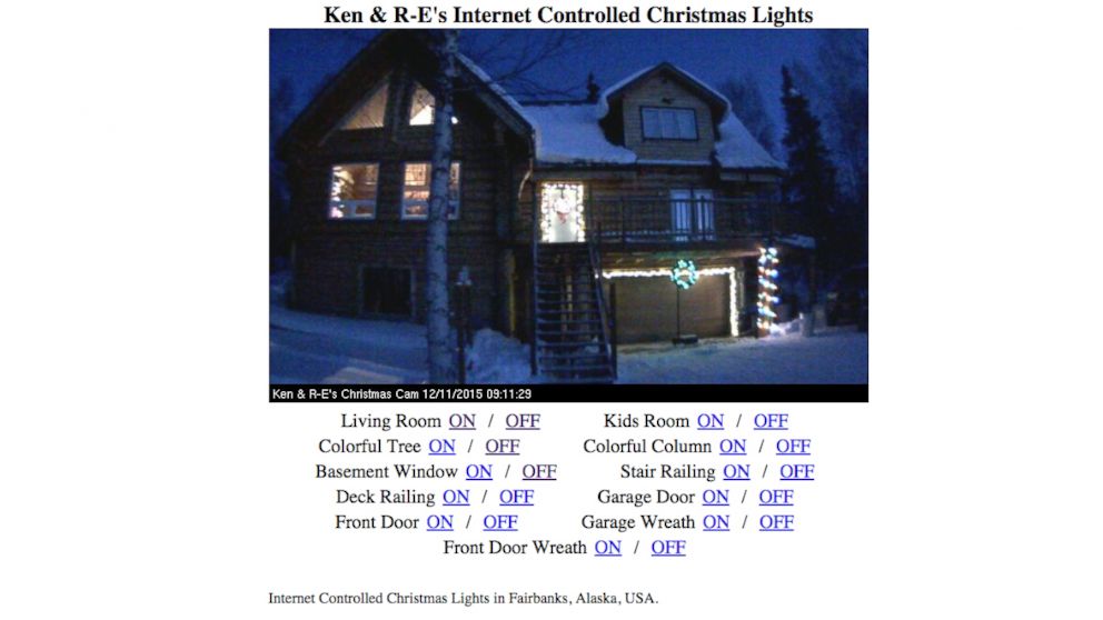 Ken Woods lets visitors to his website control his Christmas lights. (Website Screenshot)