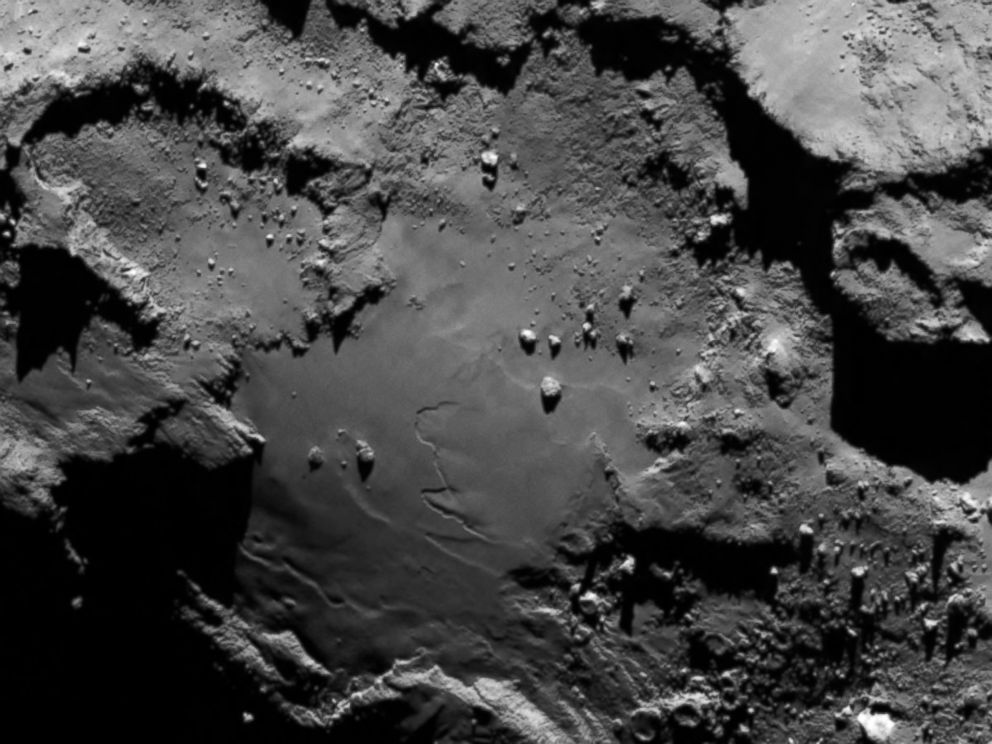 PHOTO: Comet details.