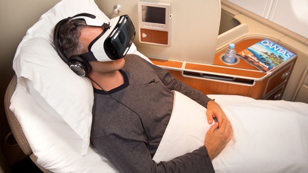 PHOTO: Qantas is adding Samsung Gear VR headsets to its first class experience on some flights.