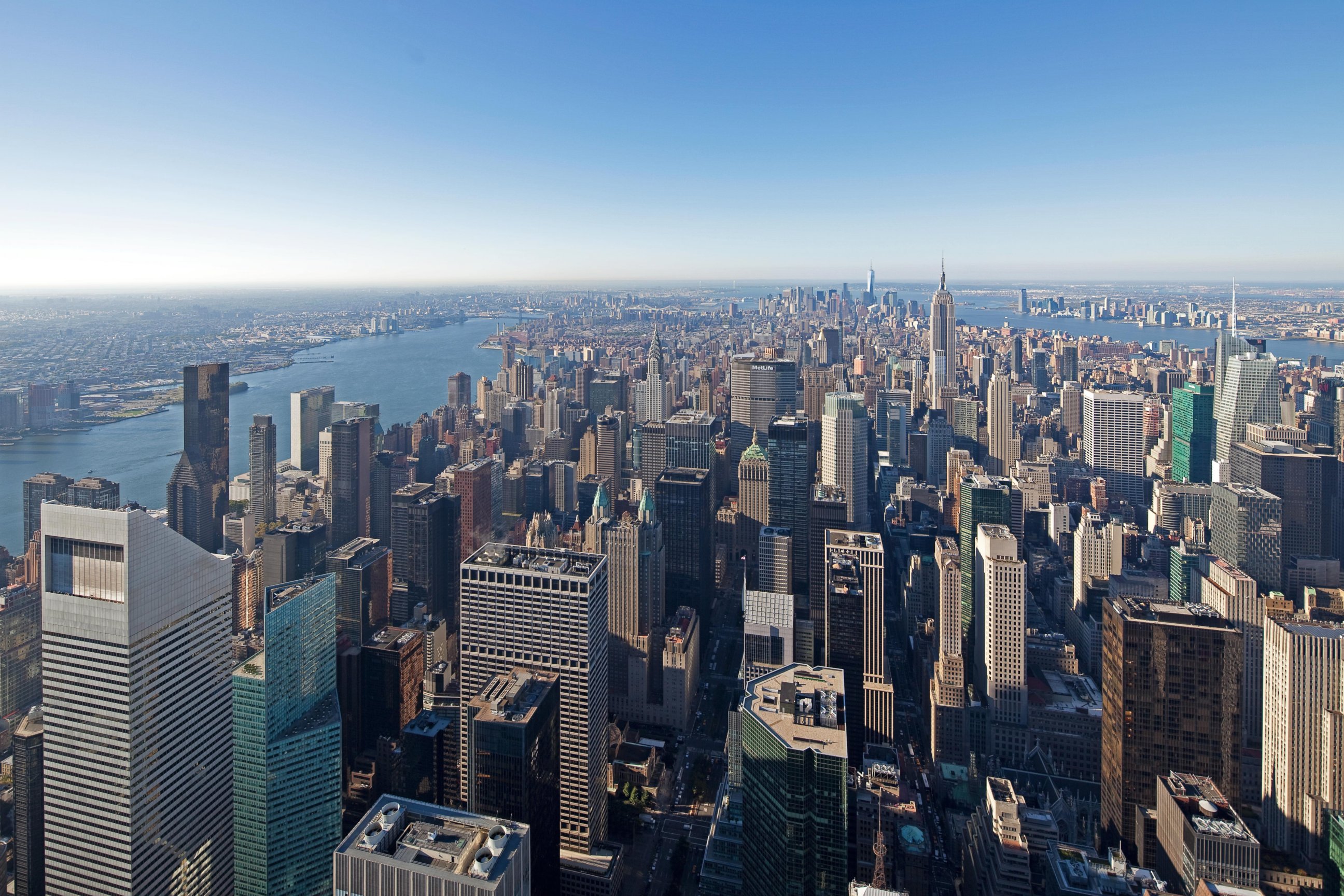 PHOTO: The southeastern view of Manhattan as seen from 432 Park Avenue.