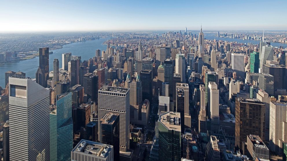 PHOTO: The southeastern view of Manhattan as seen from 432 Park Avenue.