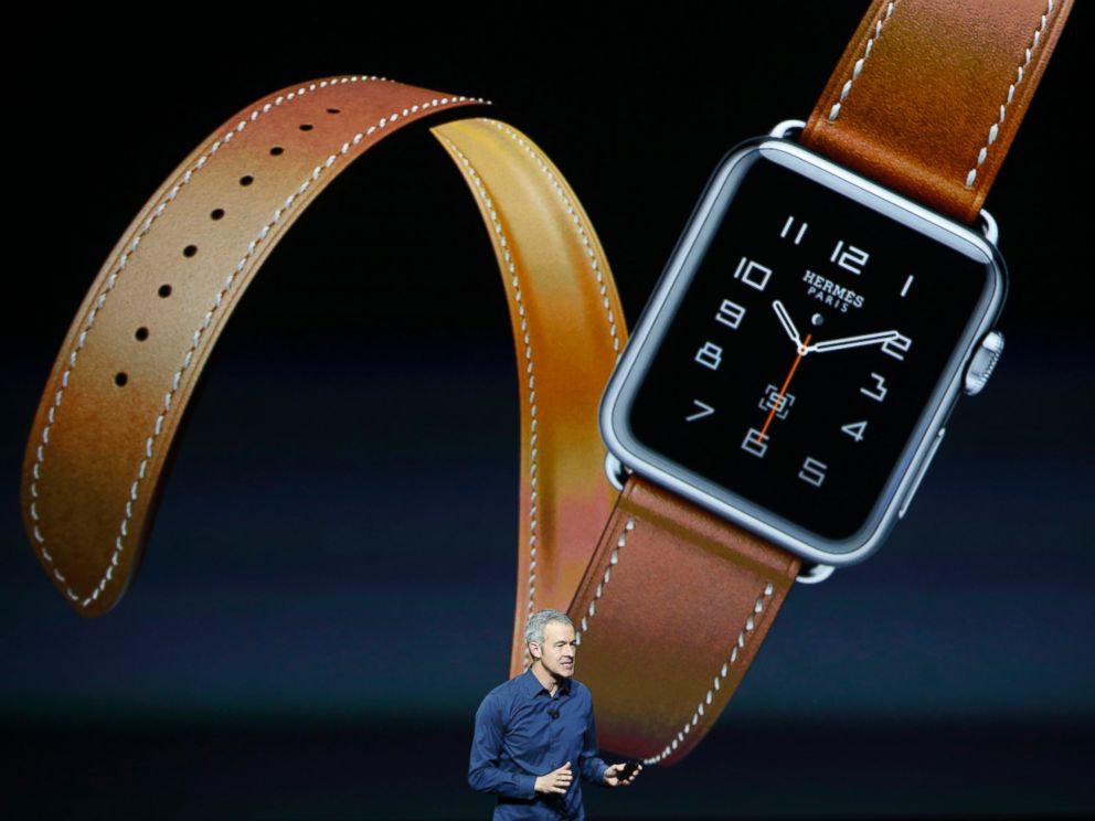 PHOTO: Jeff Williams Apples senior vice president of Operations, speaks about the Hermes watchband for the Apple Watch, during an Apple media event in San Francisco, Sept. 9, 2015.