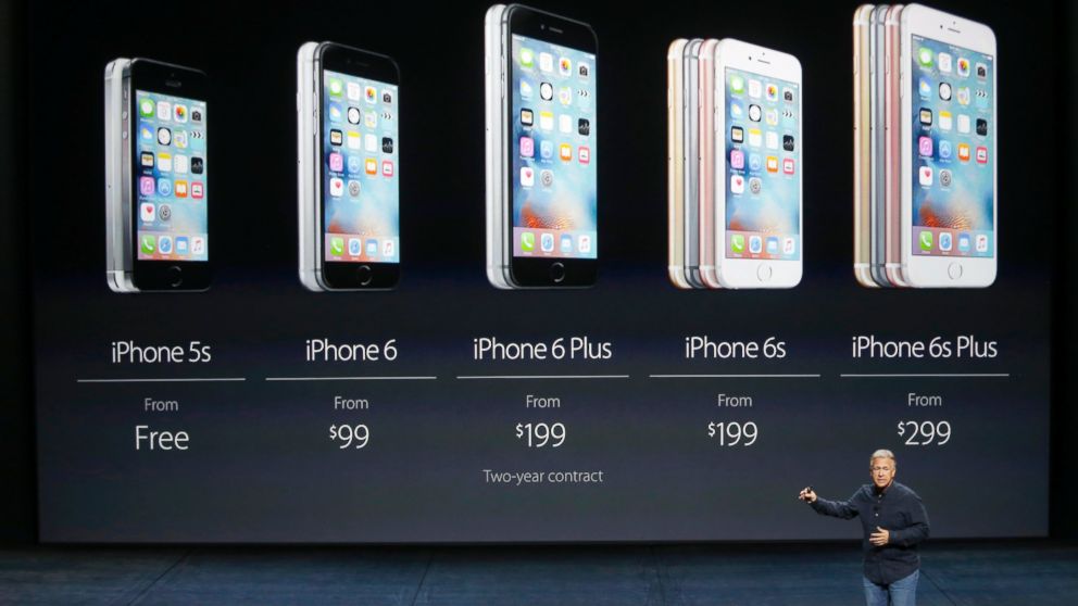 PHOTO: Phil Schiller, Senior Vice President of Worldwide Marketing at Apple Inc, speaks about pricing for the entire iPhone line during an Apple media event in San Francisco, Sept. 9, 2015.