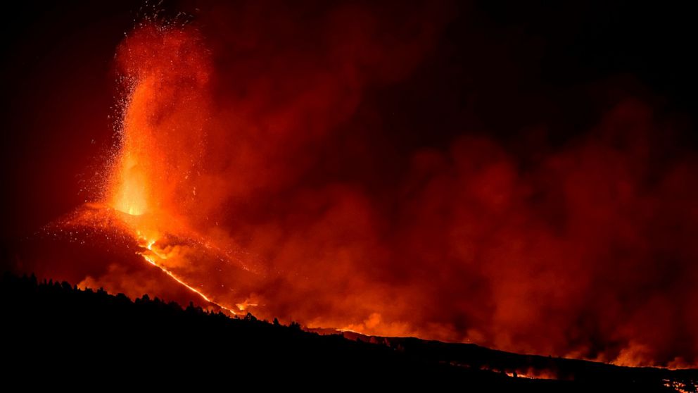 PM vows to rebuild Spanish island hit by volcanic eruption