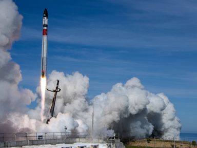 New Zealand rocket caught but then dropped by helicopter thumbnail
