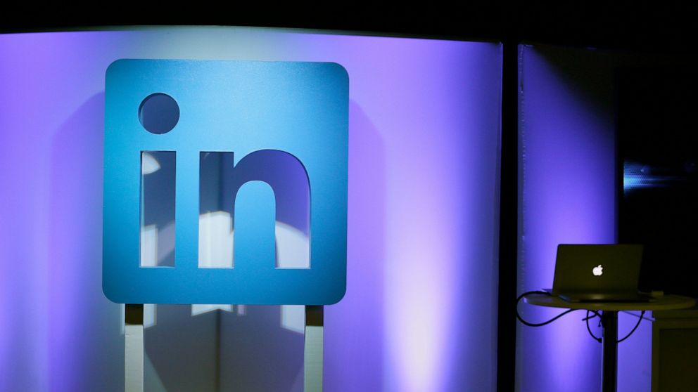 Chinese users have mixed feelings about LinkedIn departure