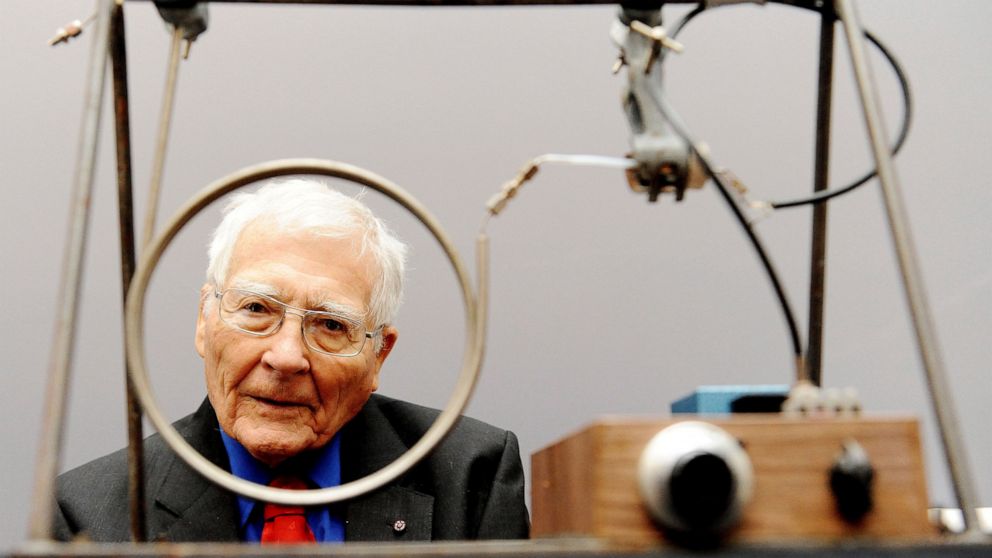 James Lovelock, creator of Gaia ecology theory, dies at 103