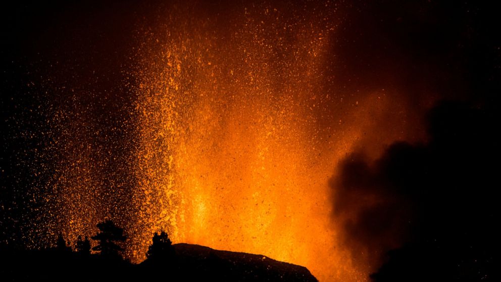 Lava from Spanish volcano heads toward sea; no injuries