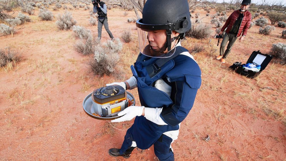 Japan's capsule with asteroid samples retrieved in Australia - ABC News