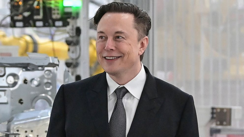 ARCHIVO - El director general de Tesla Elon Musk en la inauguración de una fábrica de Tesla en Gruenheide, Alemania, el 22 de marzo de 2022. (Patrick Pleul/Pool Photo via AP, Archivo)