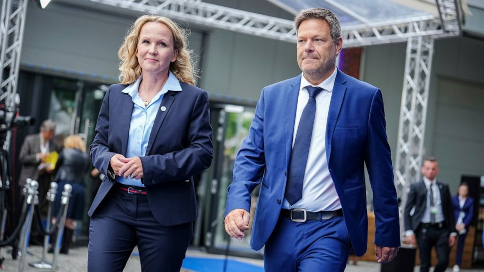 Robert Habeck, Federal Minister for Economic Affairs and Climate Protection, and Steffi Lemke , Federal Minister for the Environment, Nature Conservation, Nuclear Safety and Consumer Protection, arrive at the meeting of the G7 Ministers for Climate, 