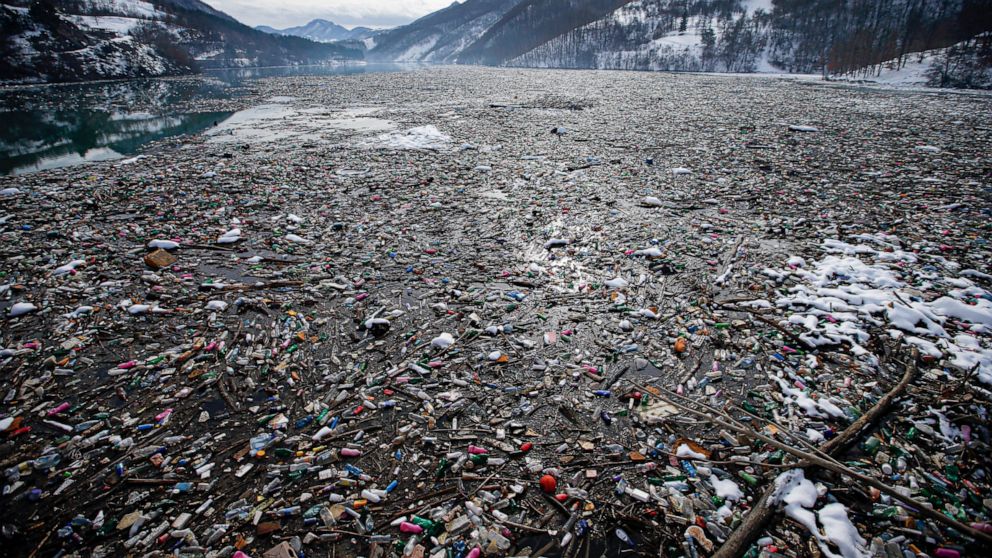 UN panel votes to create treaty to fight plastic pollution