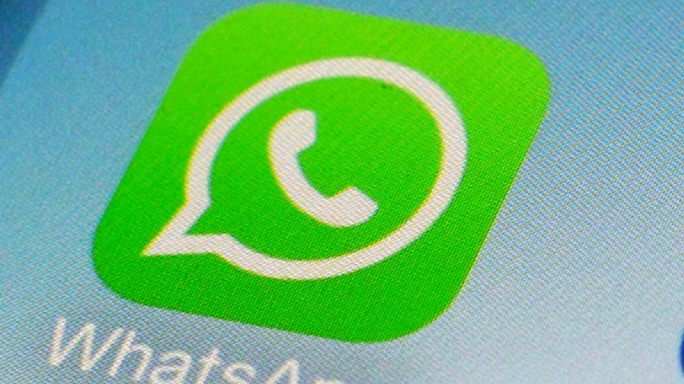WhatsApp adds messaging tools to attract businesses