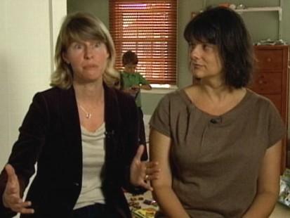 VIDEO: Network of moms makes their own apps to help parents solve everyday problems.