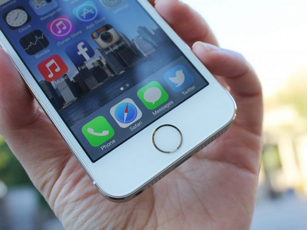 PHOTO: iPhone 5s fingerprint sensor