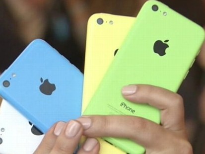 VIDEO: ABC News Tech Editor shows off Apples latest phones.