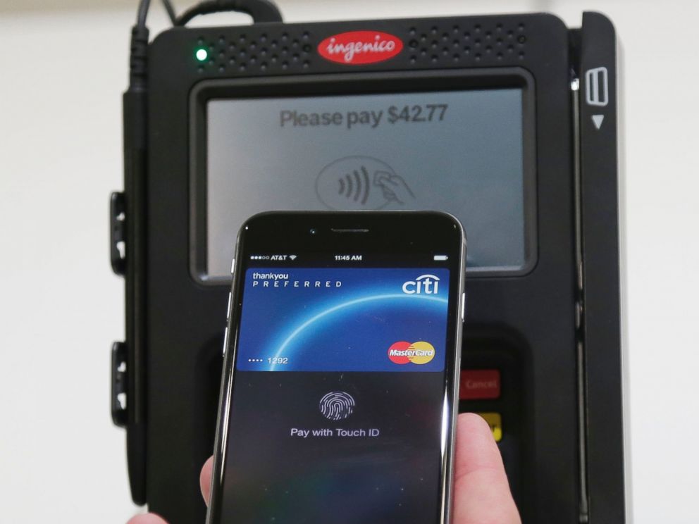 PHOTO: Apple Pay is demonstrated at Apple headquarters on Oct. 16, 2014 in Cupertino, Calif.