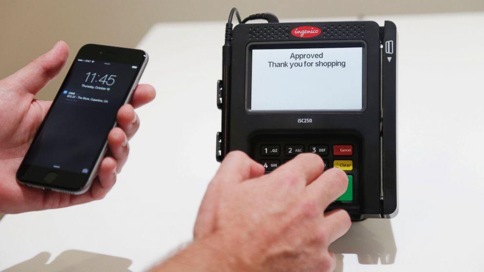 PHOTO: Apple Pay is demonstrated at Apple headquarters on Oct. 16, 2014 in Cupertino, Calif.