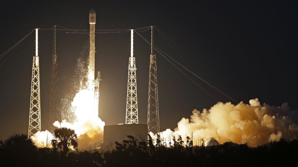 A Falcon 9 SpaceX rocket lifts off from Launch Complex 40 at the Cape Canaveral Air Force Station in Cape Canaveral, Fla., Dec. 3, 2013.