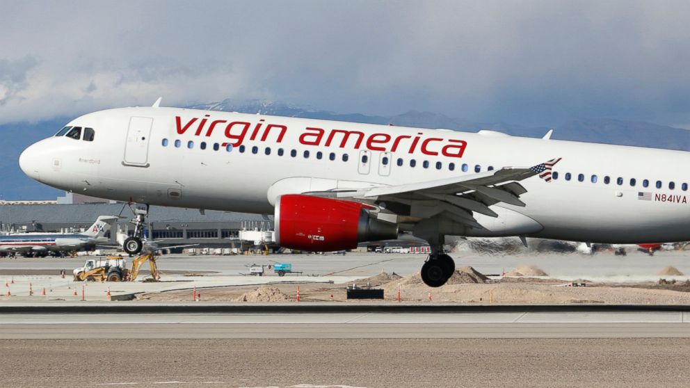PHOTO: An Airbus A320 jetliner belonging to Virgin America lands at McCarran International Airport in Las Vegas, March 2, 2015.