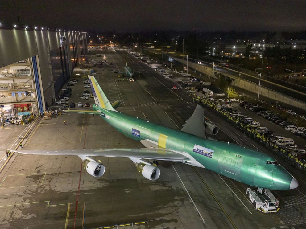 PHOTO: Boeing's last 747 rolled off the assembly line.