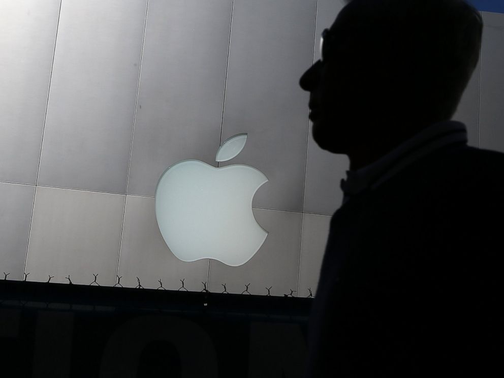 PHOTO: A person walks by an Apple Store on April 23, 2013 in San Francisco.