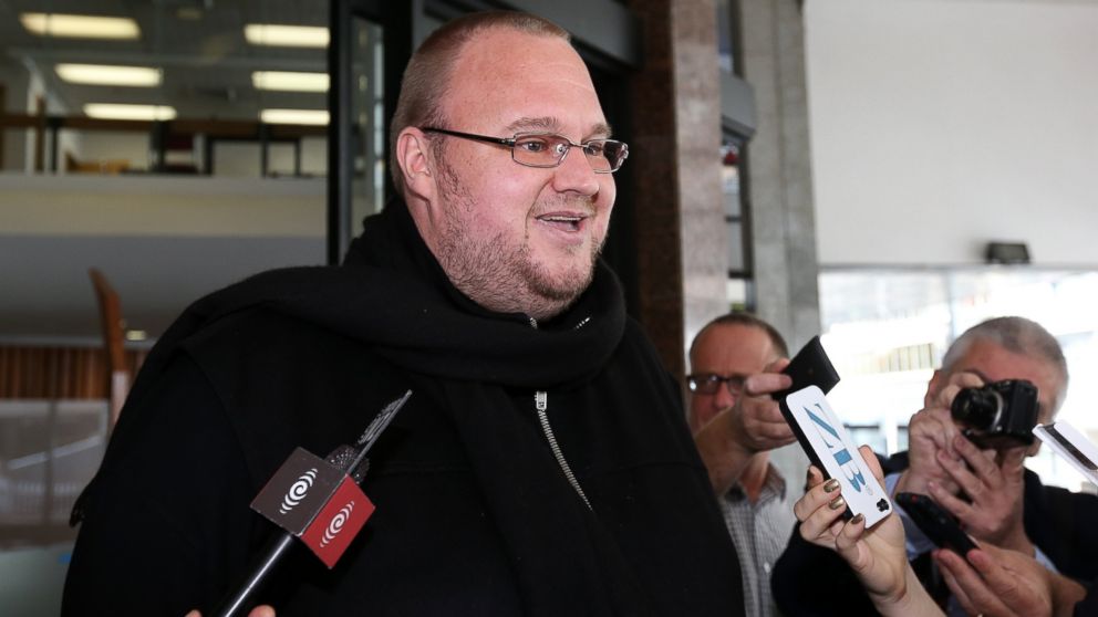 PHOTO: Kim Dotcom speaks to the media following his bail hearing at Auckland District Court in Auckland, New Zealand, on Dec. 1, 2014.