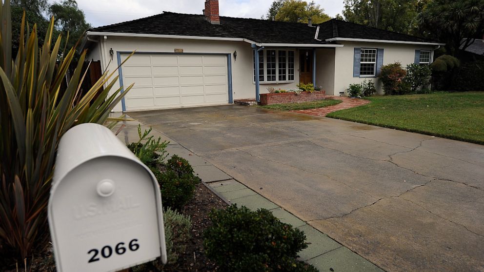 Los Altos Considering Declaring Steve Jobs Boyhood Home A