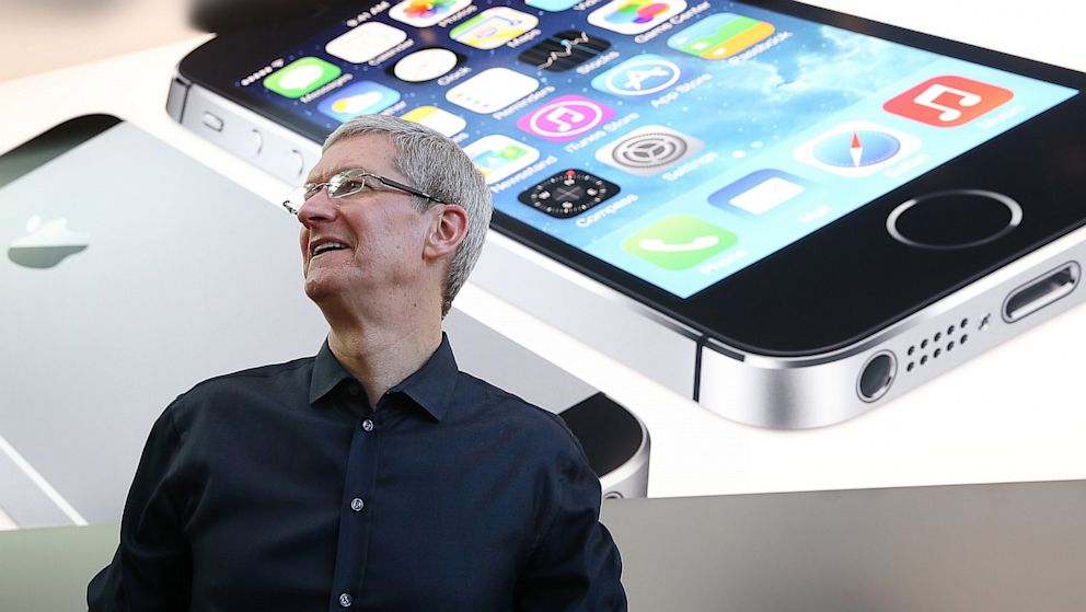 Apple CEO Tim Cook visits an Apple Store in Palo Alto, Calif., Sept. 20, 2013.