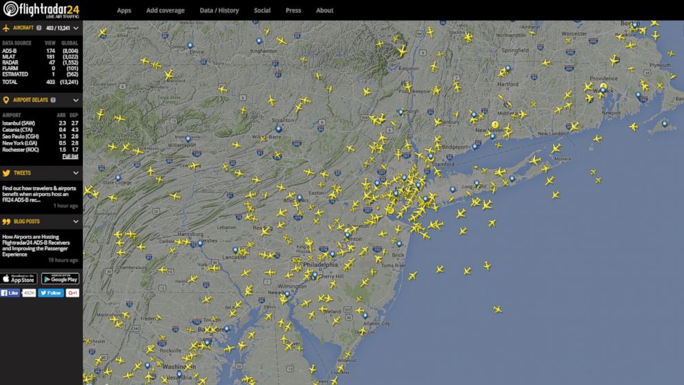 PHOTO: A screen grab made from Flightradar24.com shows the planes in flight near New York City on May 18, 2016.