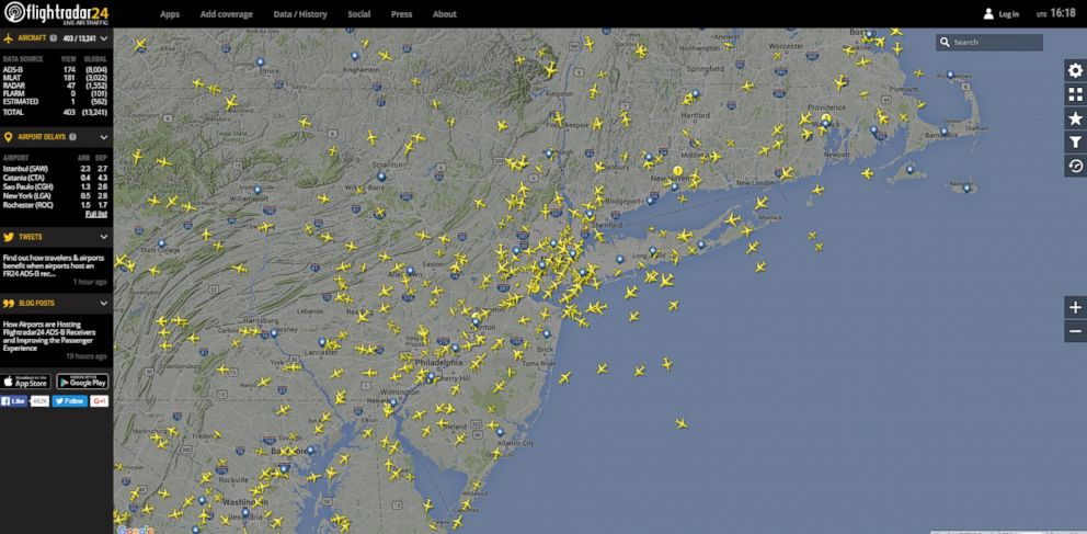 PHOTO: A screen grab made from Flightradar24.com shows the planes in flight near New York City on May 18, 2016.